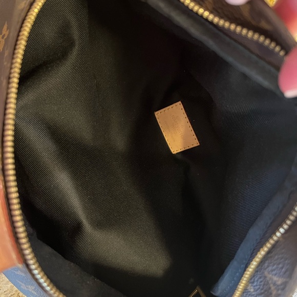 Louis Vuitton Bumbag - Picture 2 of 7